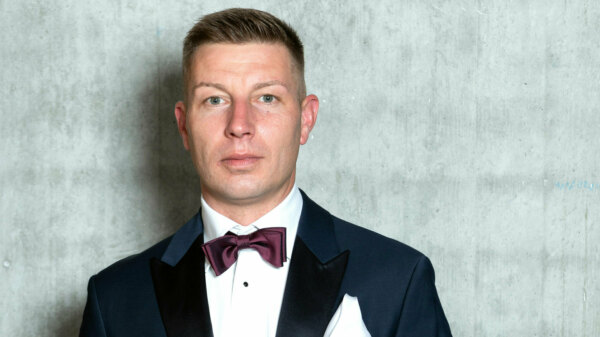 Er gibt der Fussballnacht ein Gesicht