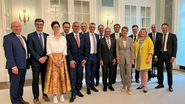 Ostschweiz verstärkt Zusammenarbeit in der Digitalisierung